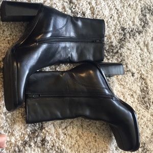 ✨SOLD✨Aldo Leather, fully lined Boots Size 5